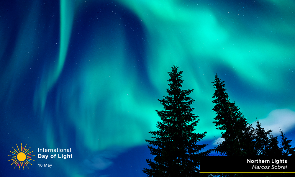 Northern lights with IDL logo