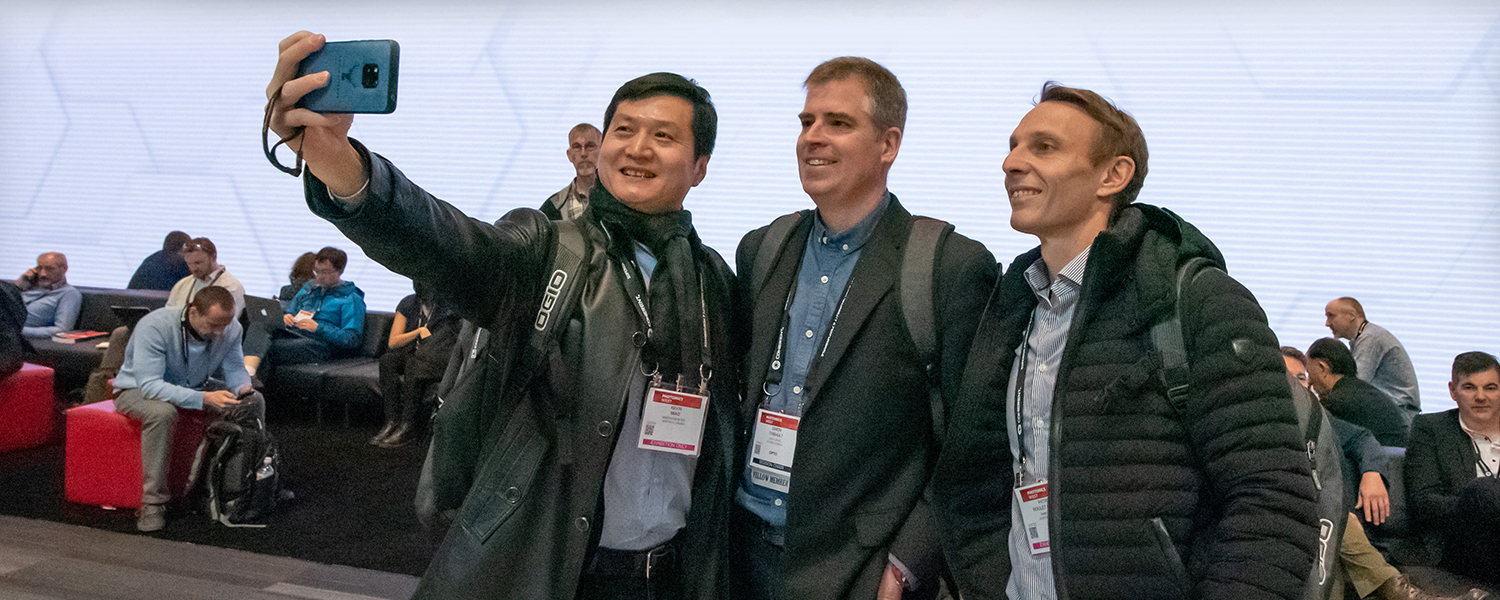 People attending an SPIE event taking a group photo