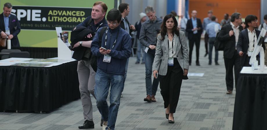 Hallway crowd at SPIE Advanced Lithography 2020